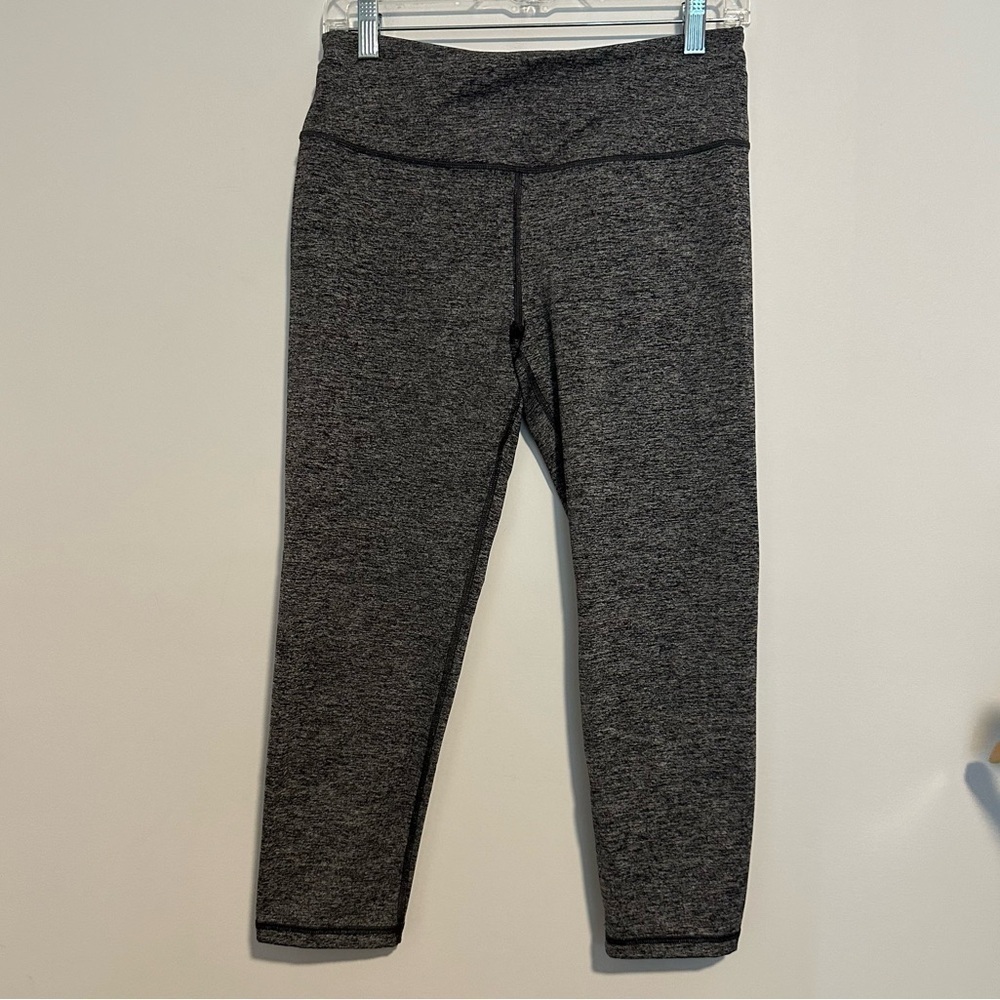Victoria's Secret VSX Sport gray Knockout Crop Cropped Leggings M